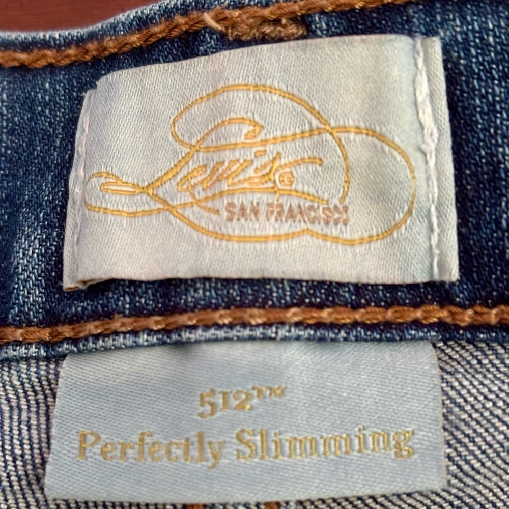 Levi’s 512 Perfectly Slimming Denim Bermuda Shorts Women’s Size 12 Mid-Rise - Picture 6 of 8